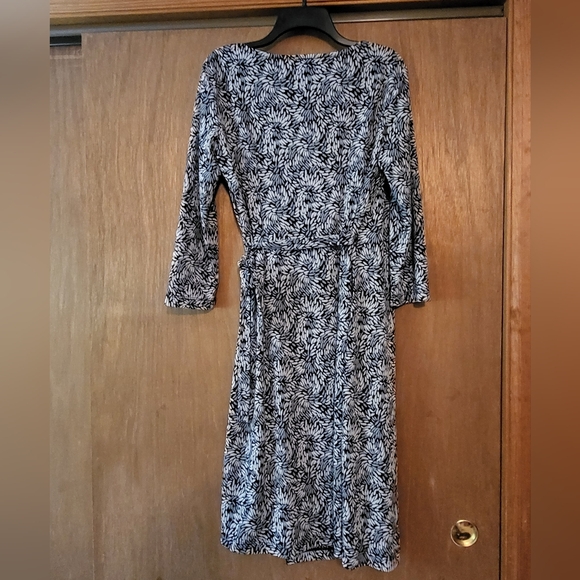 BCBGMaxAzria Black and White Patterned Long Sleeve Wrap Dress, Ladies L - Picture 2 of 3
